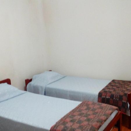 Residencial Santiago Habitaciones Hotel Bed & Break Fast 波萨达斯 外观 照片