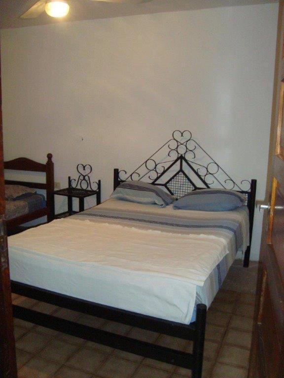 Residencial Santiago Habitaciones Hotel Bed & Break Fast 波萨达斯 外观 照片