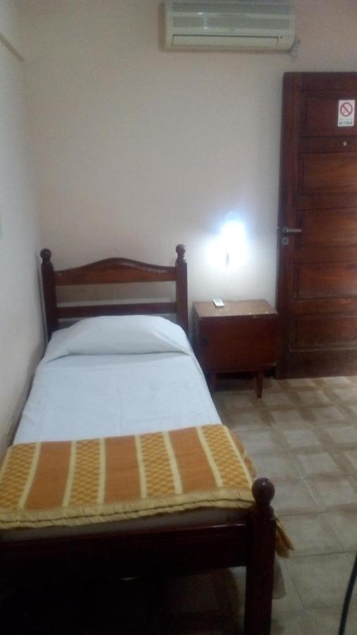 Residencial Santiago Habitaciones Hotel Bed & Break Fast 波萨达斯 外观 照片