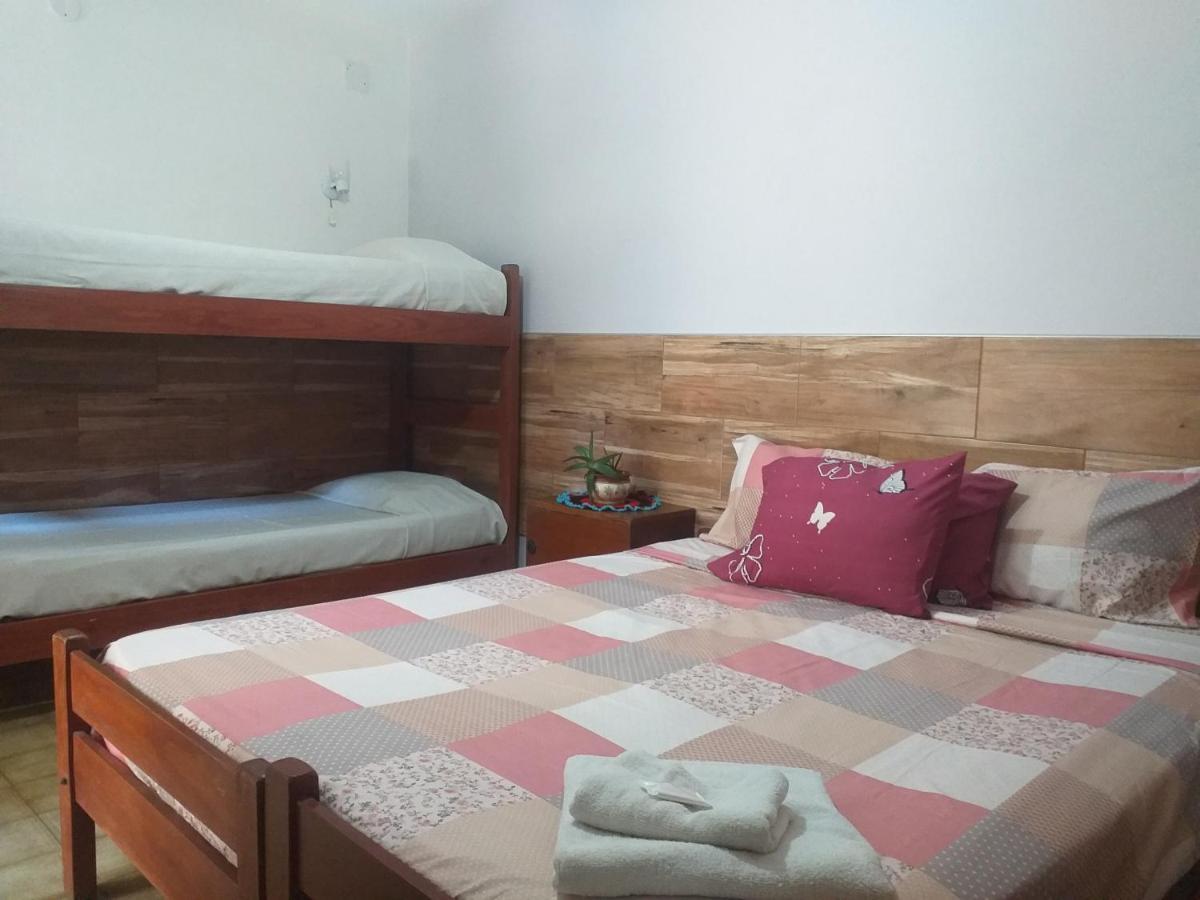 Residencial Santiago Habitaciones Hotel Bed & Break Fast 波萨达斯 外观 照片