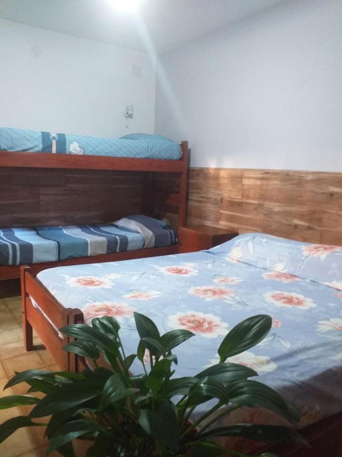 Residencial Santiago Habitaciones Hotel Bed & Break Fast 波萨达斯 外观 照片