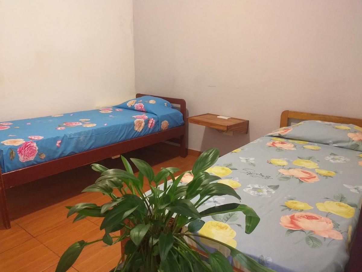 Residencial Santiago Habitaciones Hotel Bed & Break Fast 波萨达斯 外观 照片