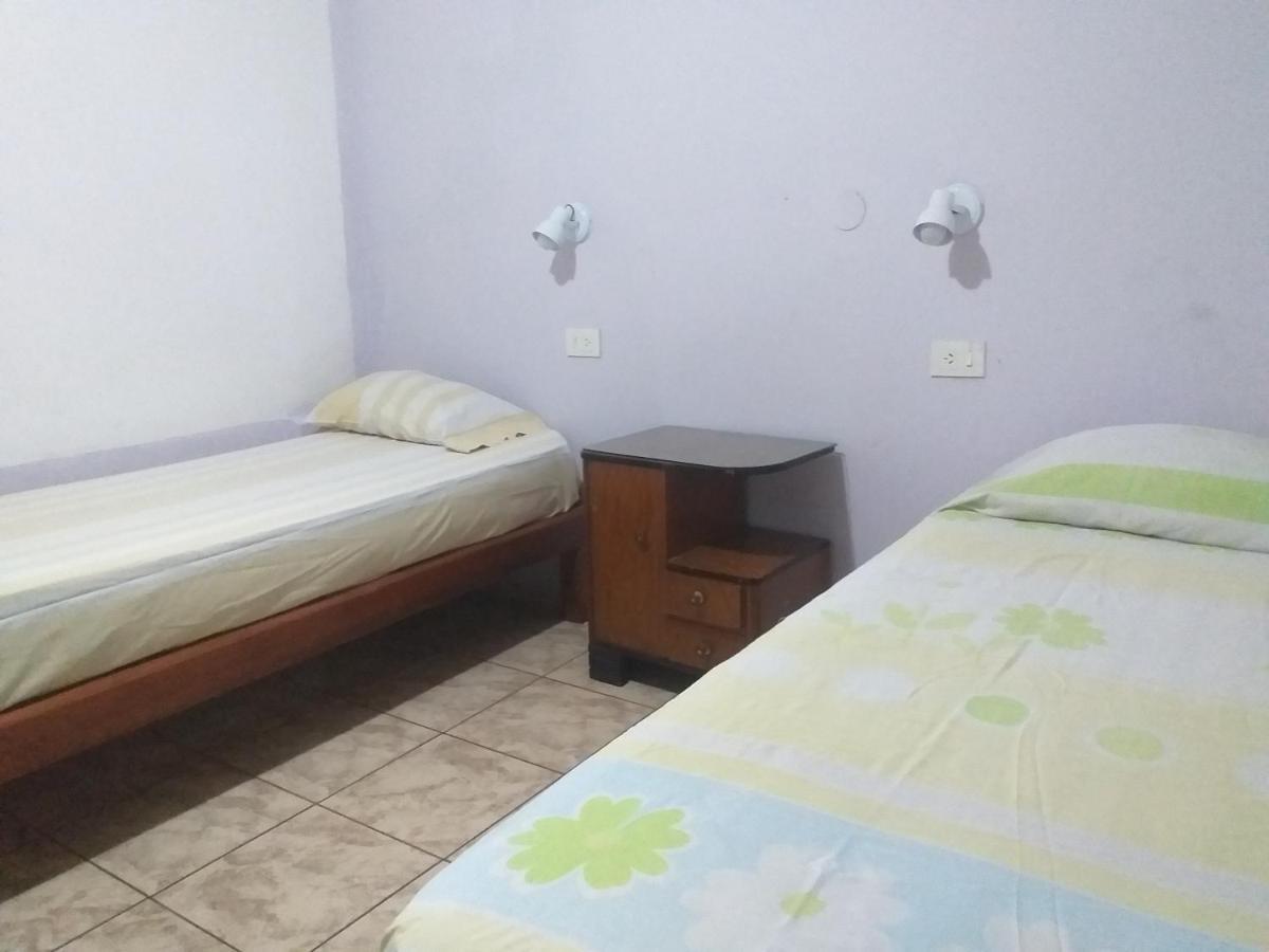 Residencial Santiago Habitaciones Hotel Bed & Break Fast 波萨达斯 外观 照片