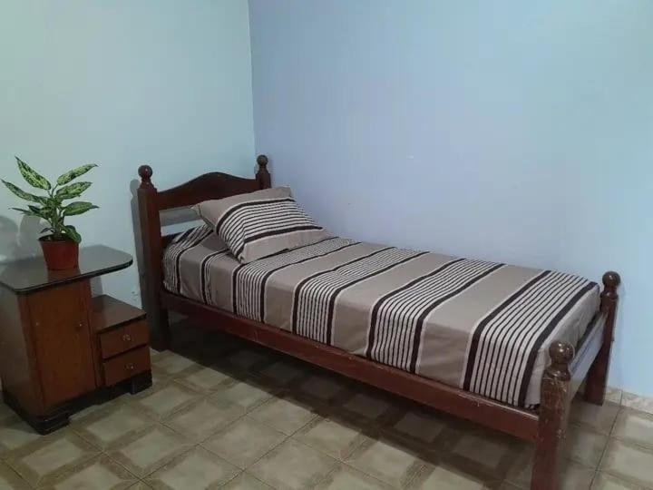 Residencial Santiago Habitaciones Hotel Bed & Break Fast 波萨达斯 外观 照片