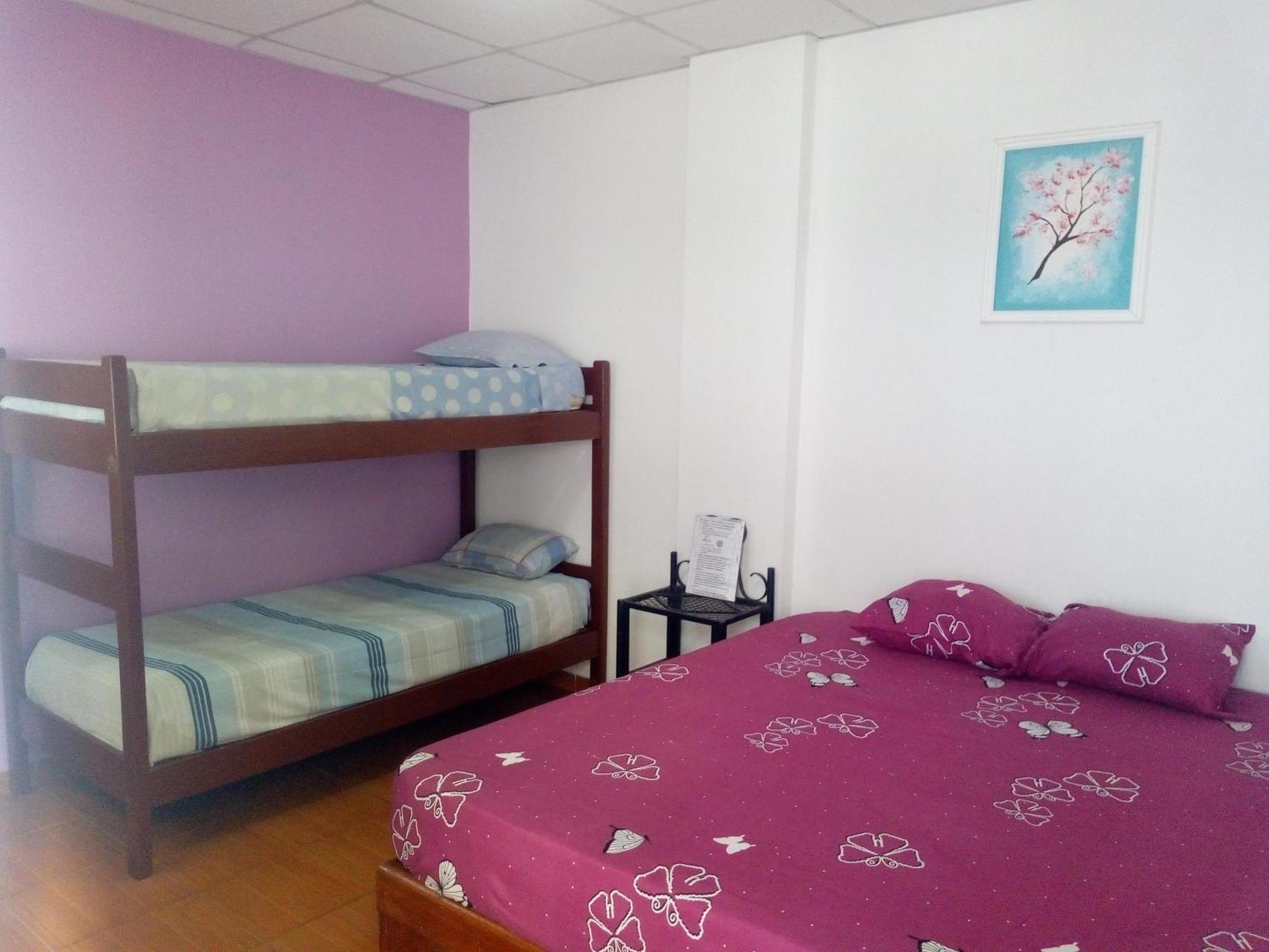 Residencial Santiago Habitaciones Hotel Bed & Break Fast 波萨达斯 外观 照片