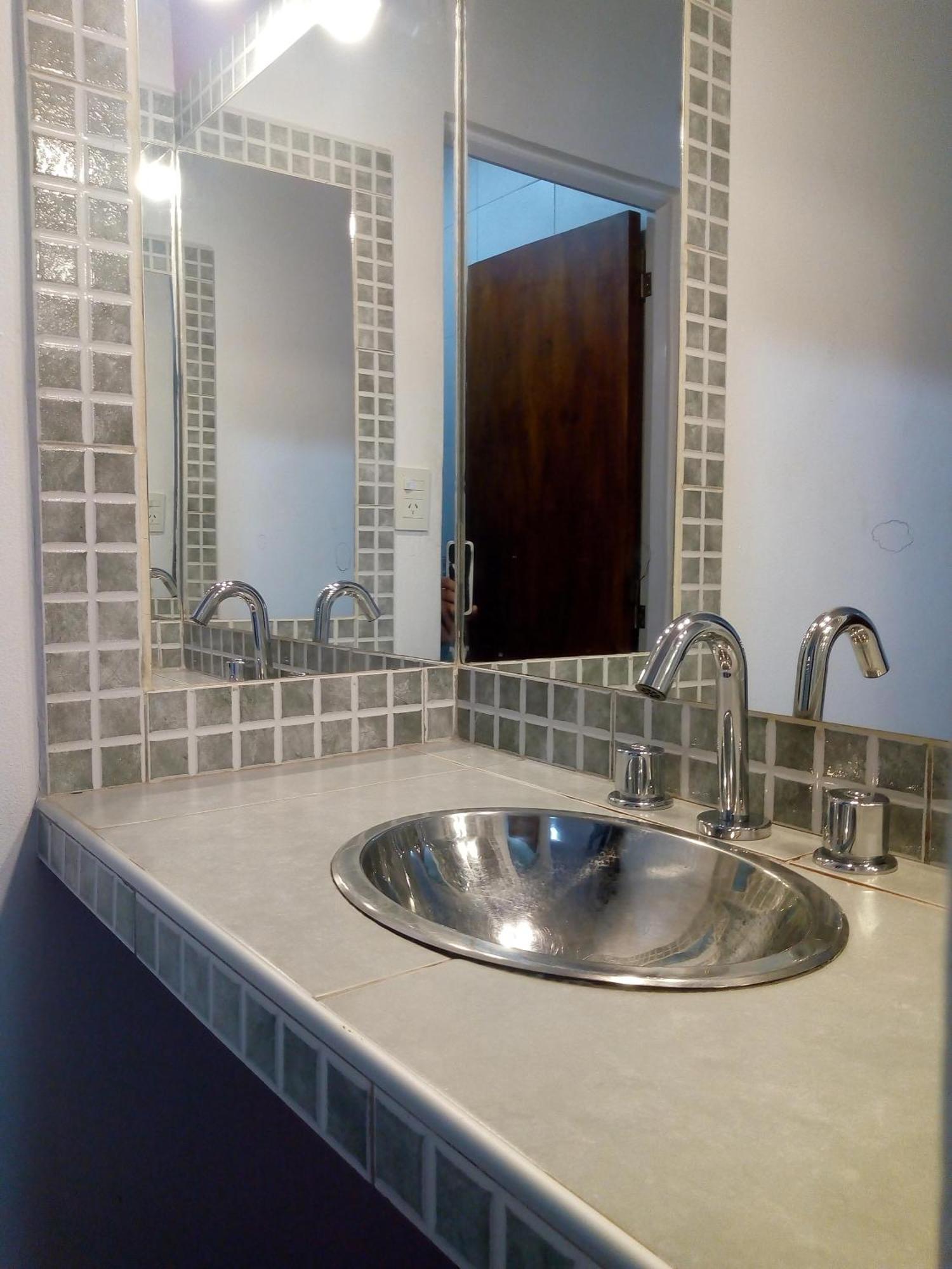 Residencial Santiago Habitaciones Hotel Bed & Break Fast 波萨达斯 外观 照片